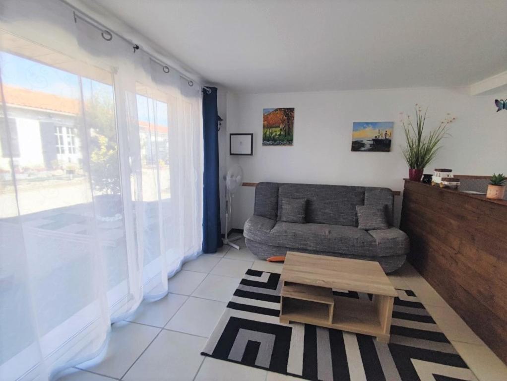 Le Clos Des Passiflores ปงส์ ภายนอก รูปภาพ