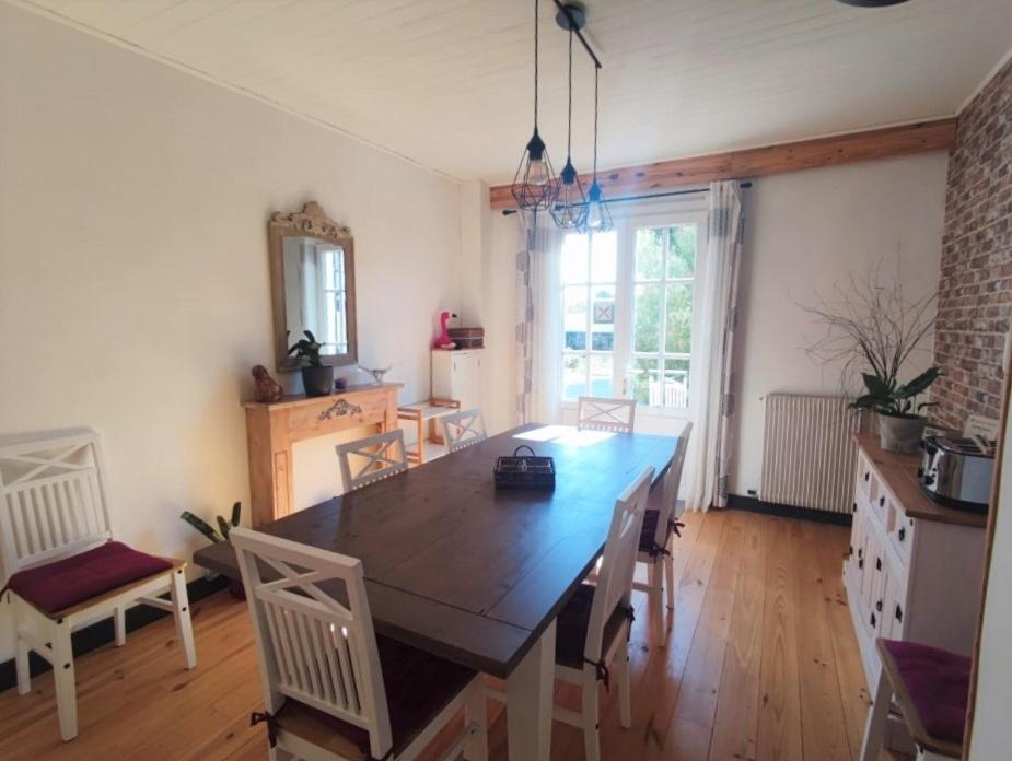 Le Clos Des Passiflores ปงส์ ภายนอก รูปภาพ