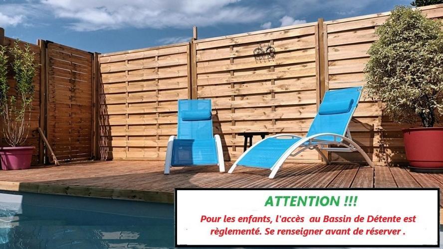 Le Clos Des Passiflores ปงส์ ภายนอก รูปภาพ